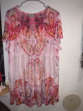 live and let live Pink Paisley V-Neck Short Sleeve Tunic